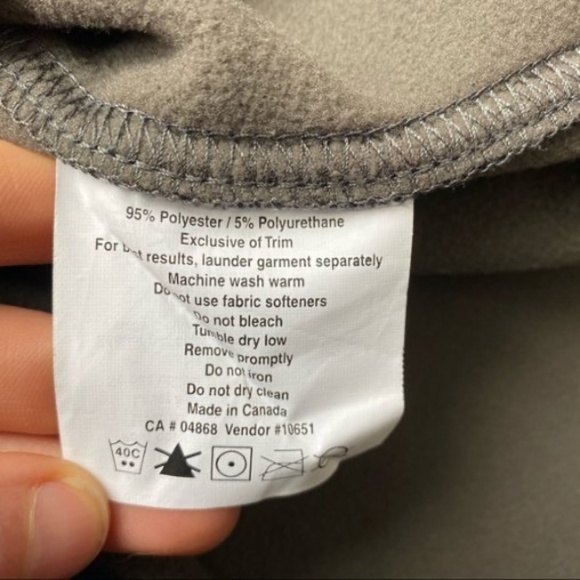 MEC Vintage | Made in Canada Women's Navy Ivory Grey Jacket Sweater - Sm… - Picture 6 of 7